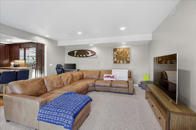 Building Photo - Beautiful & Spacious South Torrance Home