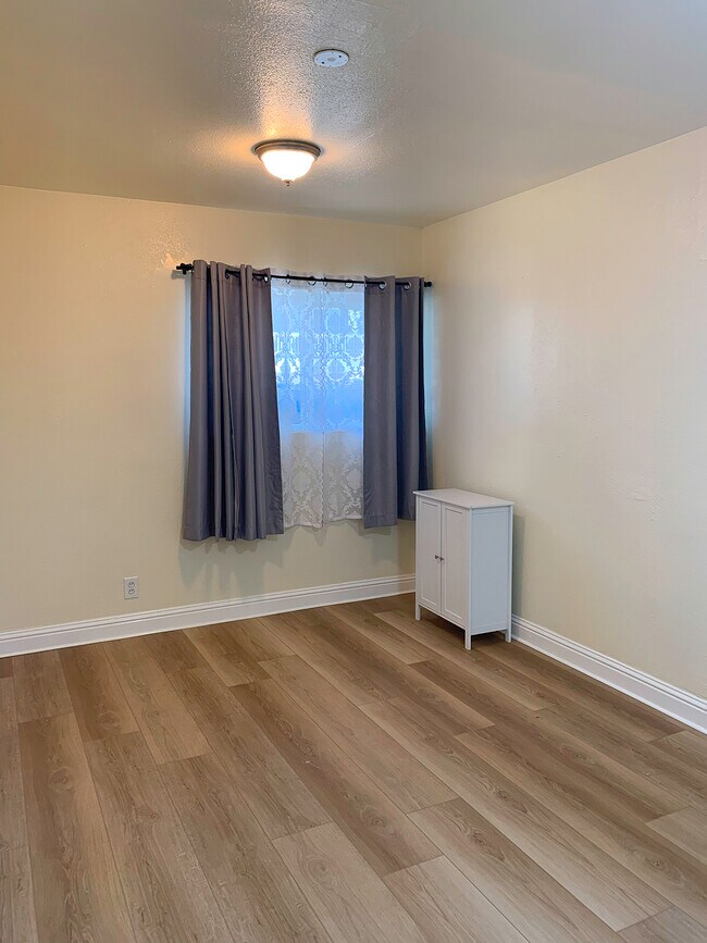 Building Photo - 708 Calvados Ave