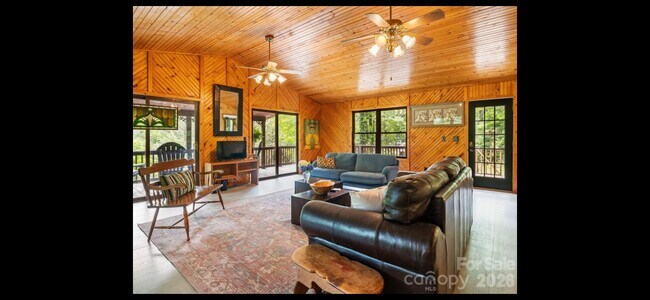 Building Photo - 170 Mountain Farm Rd