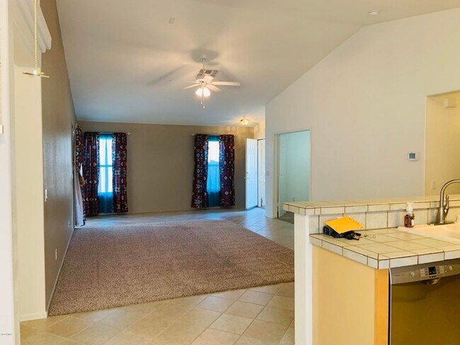 Building Photo - Nice 3 Bed, 2 Bath in Peoria