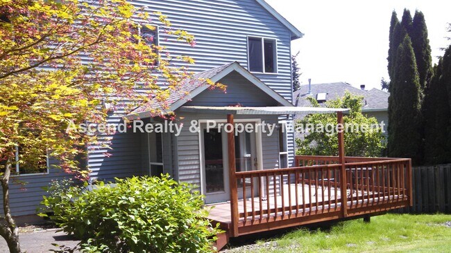 Building Photo - Gorgeous Updated Murrayhill Area 4 Bed on ...