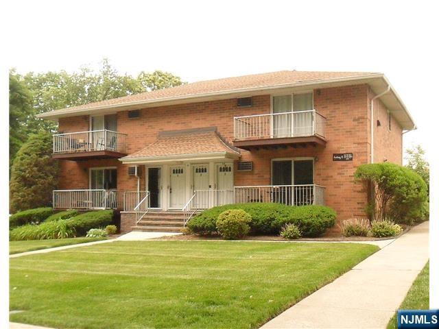 Primary Photo - 15 Cottage St