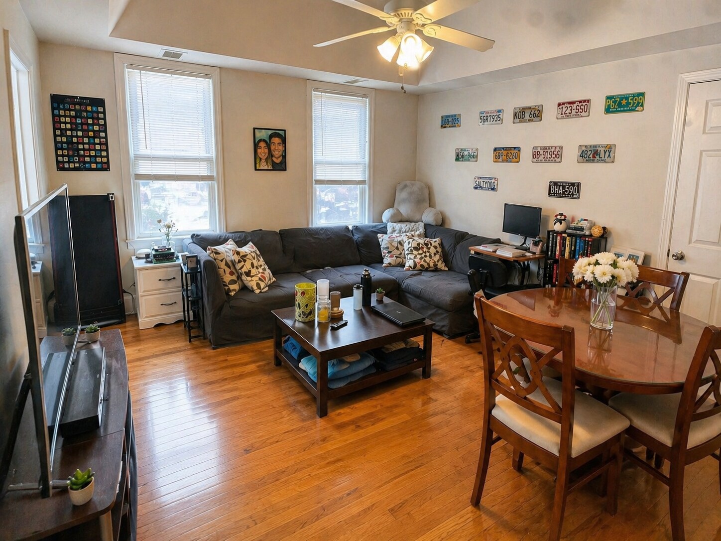 Building Photo - 136 W 7th St