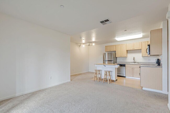 Building Photo - 3128 Loma Verde Dr