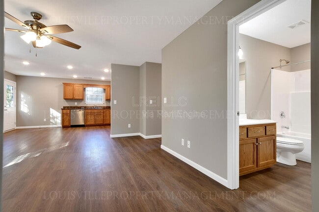 Building Photo - 120 Family