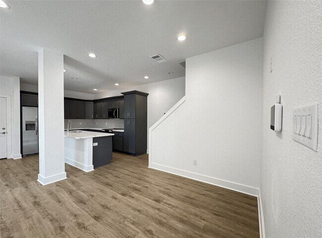 Building Photo - 5427 Bellfort Ct
