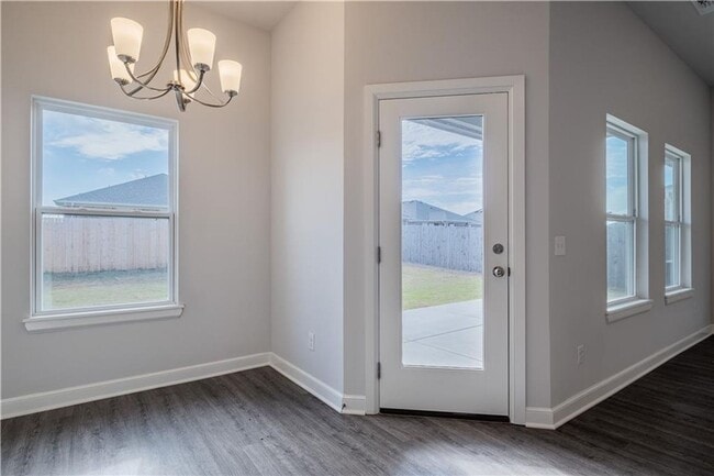 Building Photo - Three bed home in Deer Creek schools