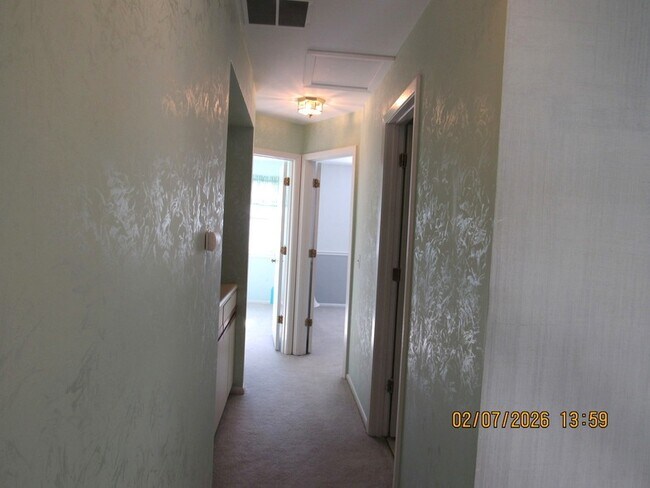 Building Photo - 718 Sturnbridge Ln