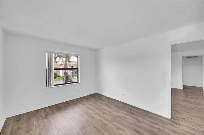 Building Photo - 7226 Golf Colony Ct