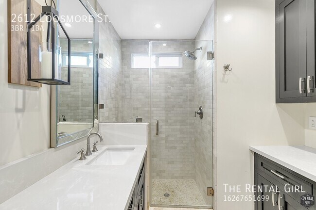 Building Photo - Spacious 3 Bedroom Single Family Home | Fu...