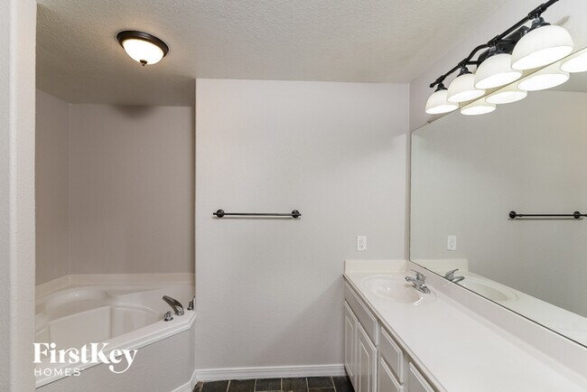 Building Photo - 5858 Blonde Canyon