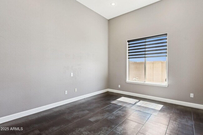 Building Photo - 14216 S 5th St