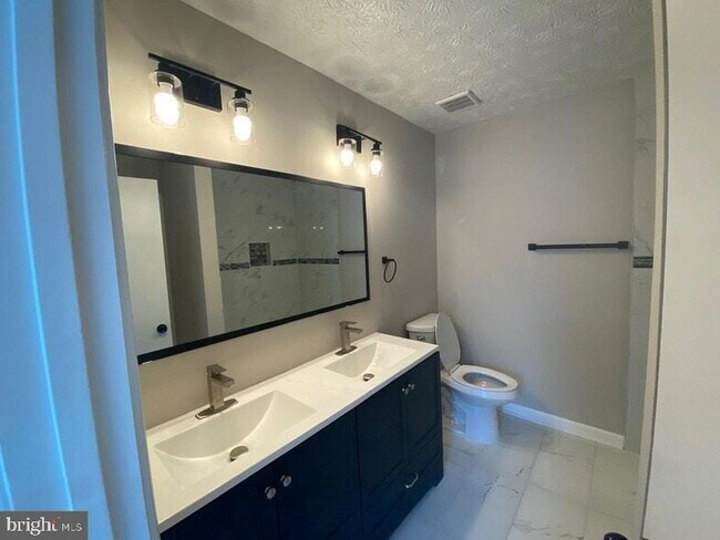 Building Photo - 13511 Ambassador Dr