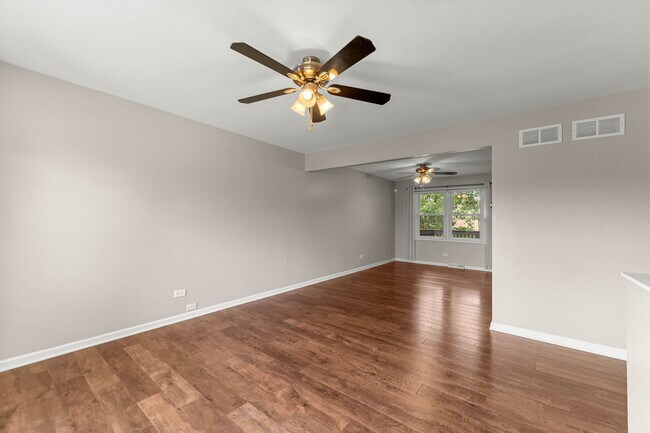 Building Photo - 15954 Ozark Ave
