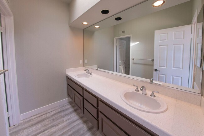 Building Photo - 9756 Keeneland Row