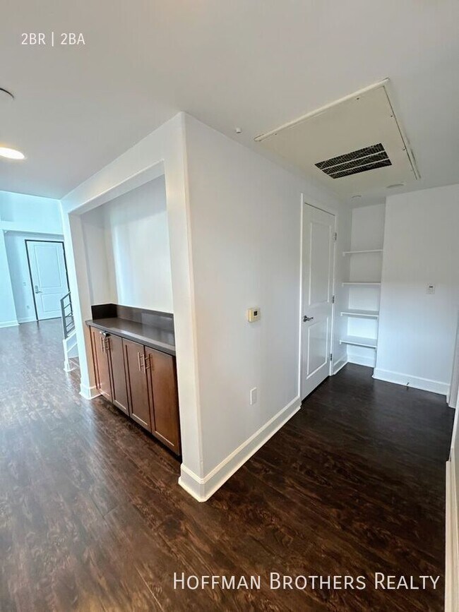 Building Photo - 4112 Whitsett Ave