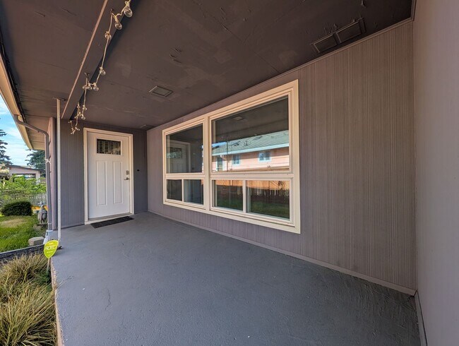 Building Photo - 5bd/2ba Burien Home