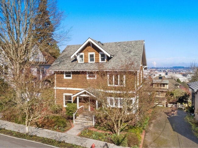 Primary Photo - 3309 NW Thurman St