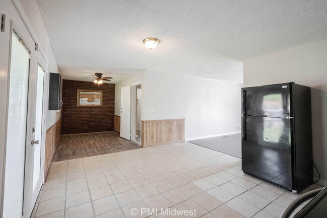 Building Photo - 3926 Malibu Dr