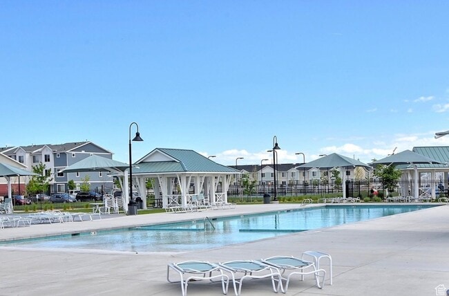 Building Photo - 1053 Waterway Ln
