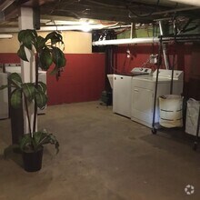 Building Photo - All utilities Included 1 bedroom, 1 bath t...