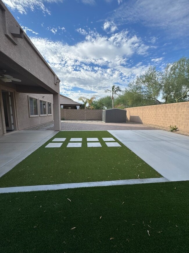 Building Photo - 29855 N 71st Dr