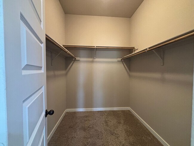 Building Photo - Luxury 3 Bed-2 Bath Duplex in NBTX!