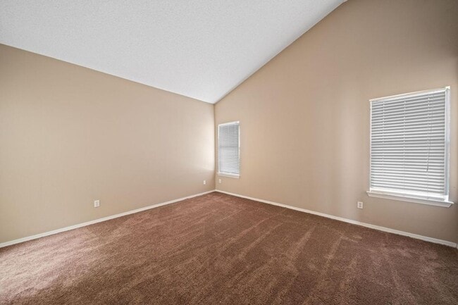 Building Photo - Adorable 2 bedroom, 2 bath home in East  El Paso!