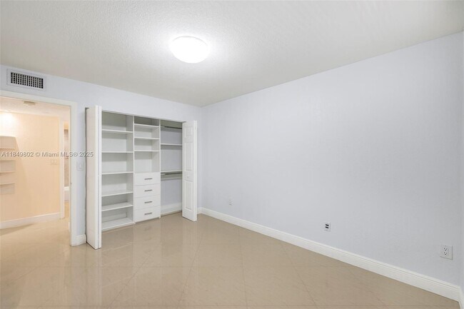 Building Photo - 10401 SW 108th Ave
