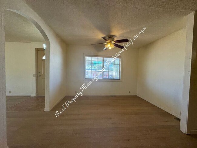 Building Photo - Quite Country Living 3 Bed-2 Bath
