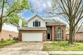 Building Photo - 6804 Ashmont Dr