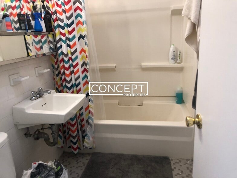 Building Photo - 50 Evergreen St