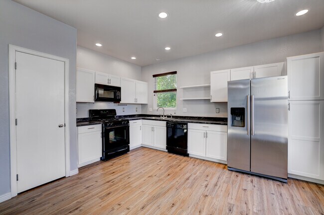 Building Photo - 11926 Rodez Grove