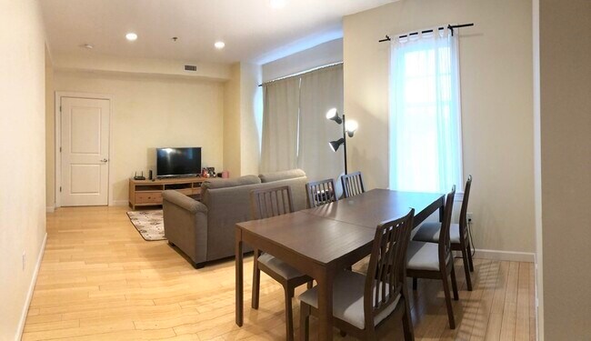 Building Photo - 163 Chestnut Hill Ave