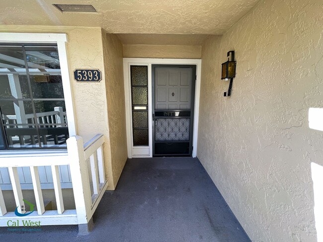 Building Photo - $2,695 - 2 Bed/2 Bath Retirement Resort Li...