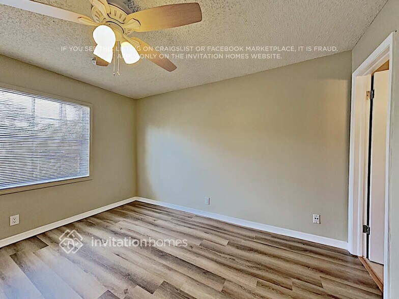 Building Photo - 9323 Southampton Pl