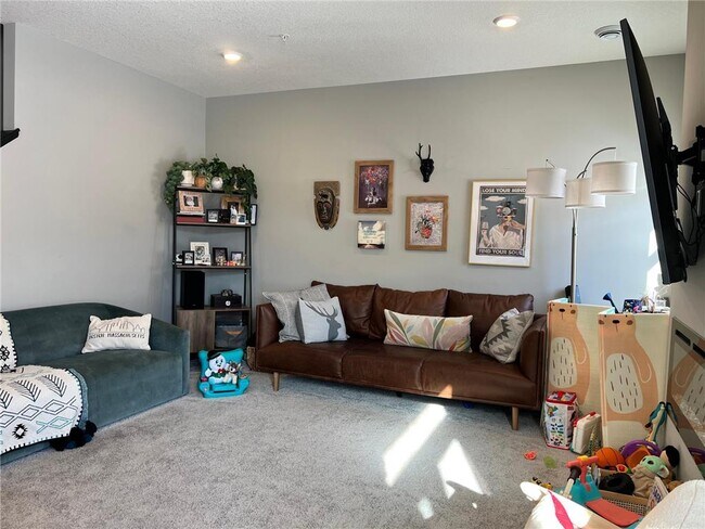 Building Photo - 5021 Useppa Trl