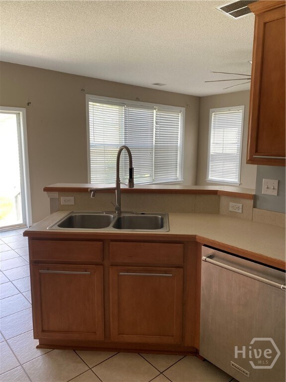 Building Photo - 10 Bushwood Dr