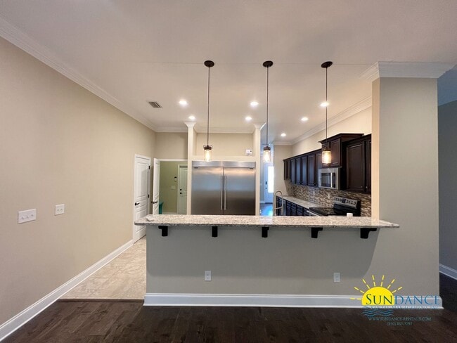 Building Photo - Gorgeous 4 Bedroom Home in FWB!
