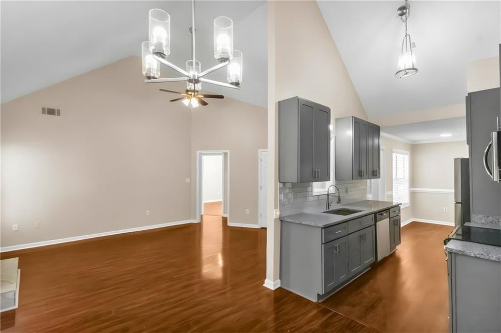 Building Photo - 125 York Ln