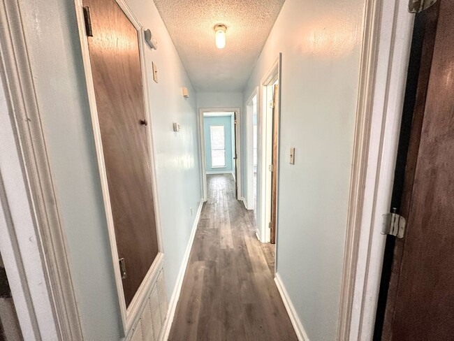 Building Photo - 3/2 No carpet & Fenced yard off Old Waynes...