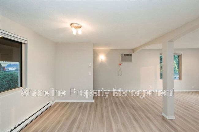 Building Photo - 2111 Brittany Ln