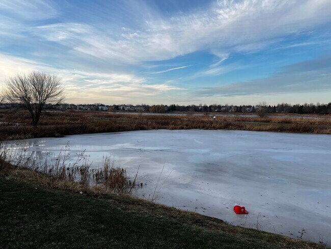 Building Photo - 571 Springbrook Trail N