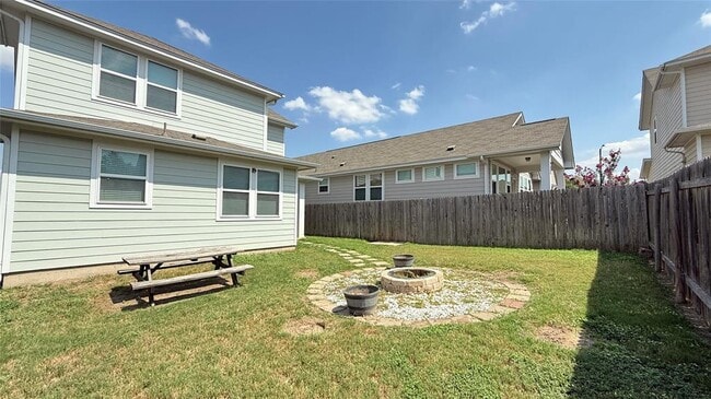Building Photo - 233 Quemado Dr