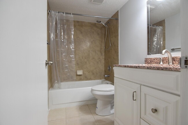 Building Photo - 6300 La Costa Dr