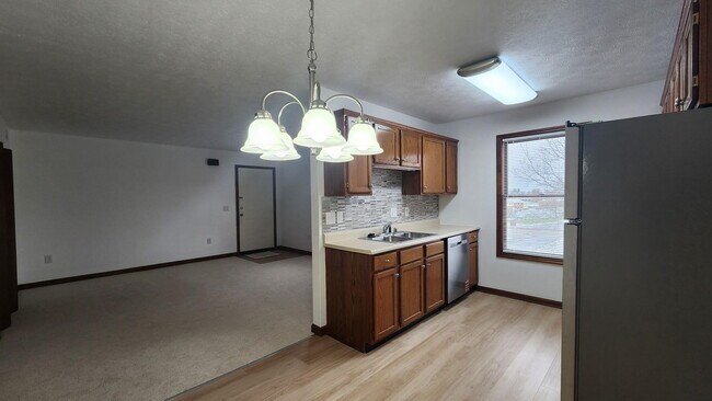 Building Photo - 304 Remington Ct