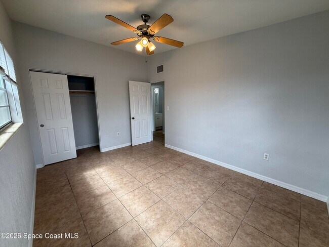 Building Photo - 420 N Fiske Blvd