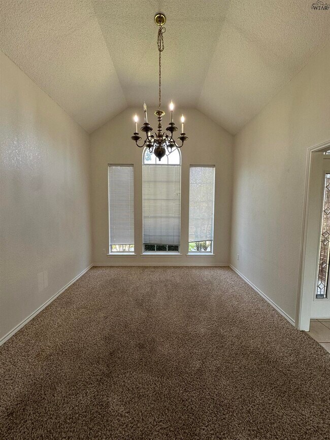 Building Photo - 3028 Whitehall Ln