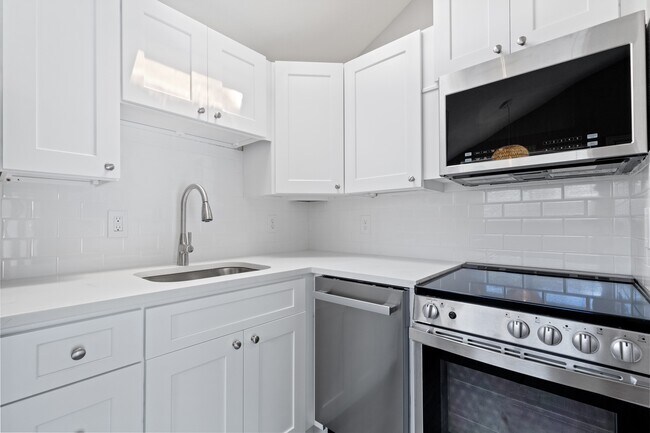 Floorplan - 3075 Broadway St