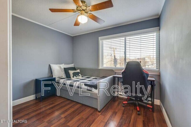 Building Photo - 2718 Painter Ave SW